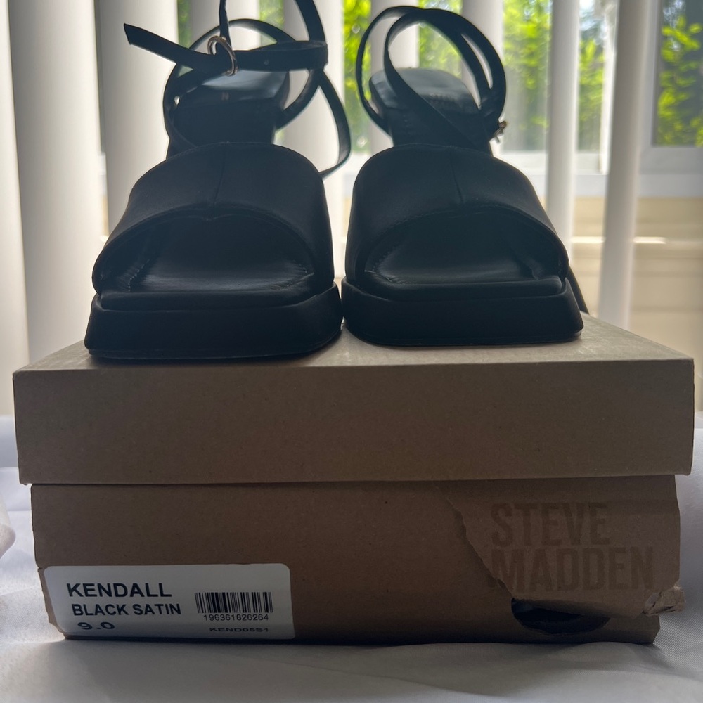 Steve Madden satin platform heels size 9